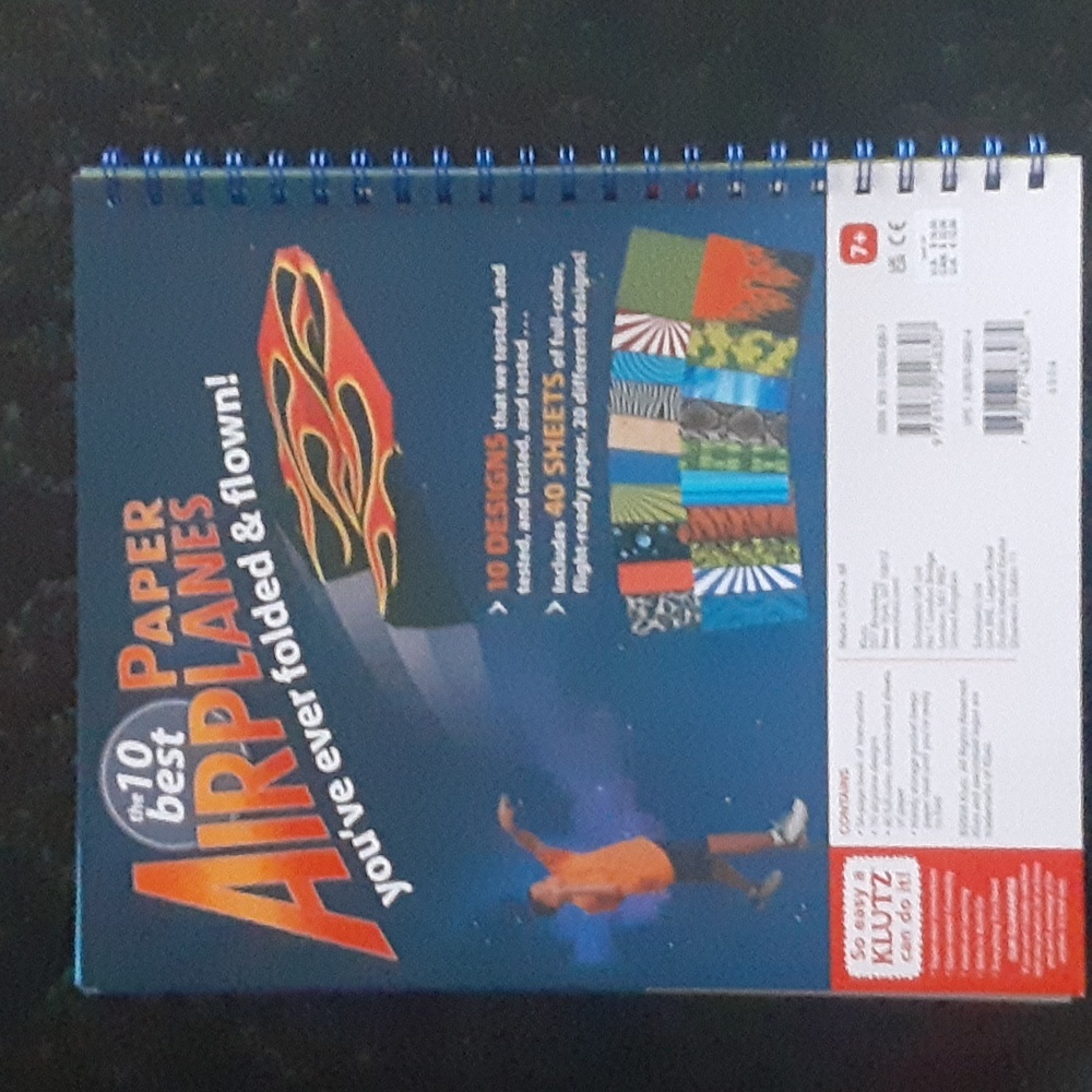 10 Best Paper Airplanes Book - Picture 4 of 4